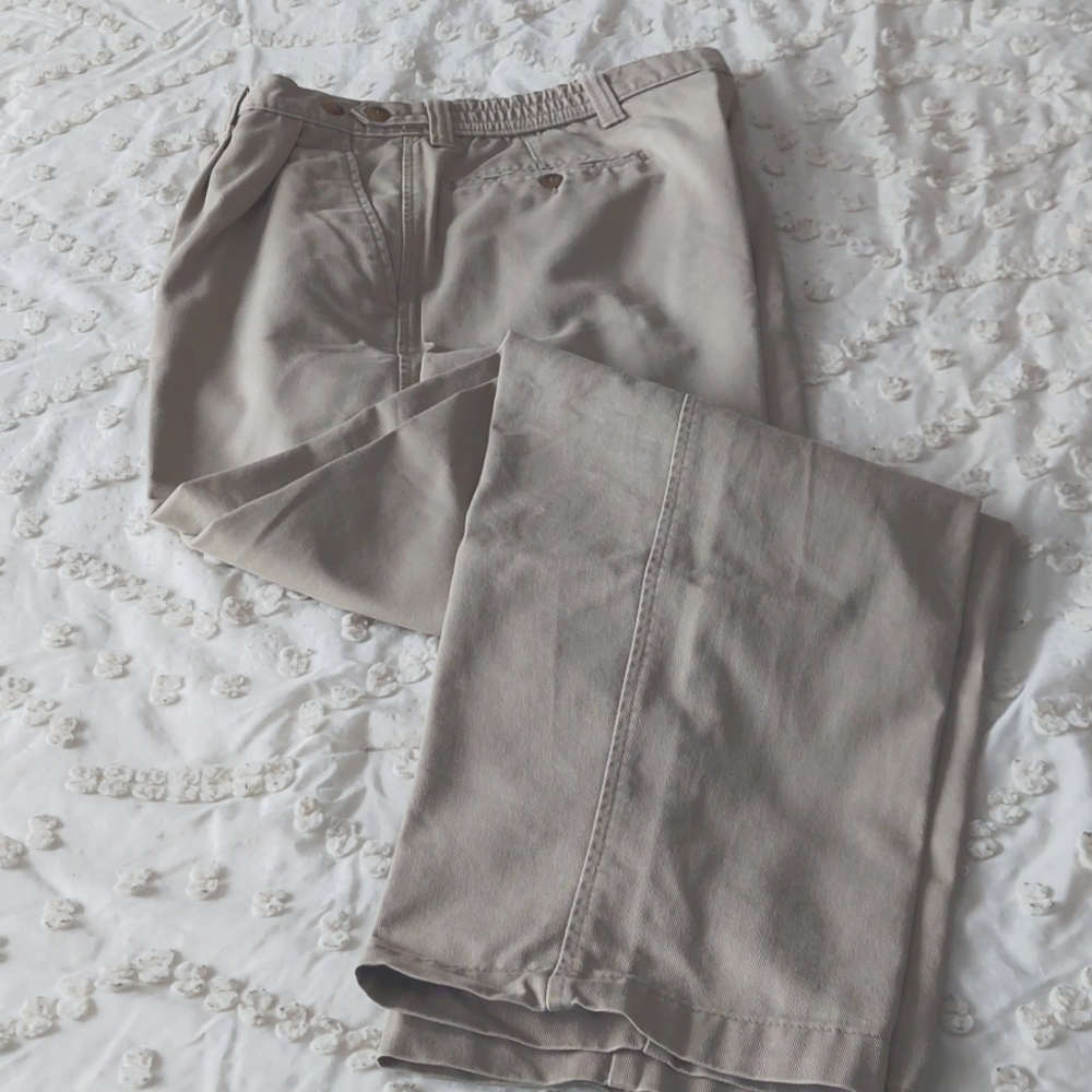 36x34 Dockers khakis